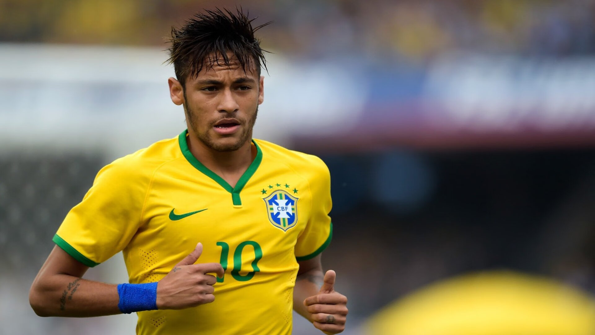 麦金托什稳扎稳打锁定决赛领先位置，麦金托什海报