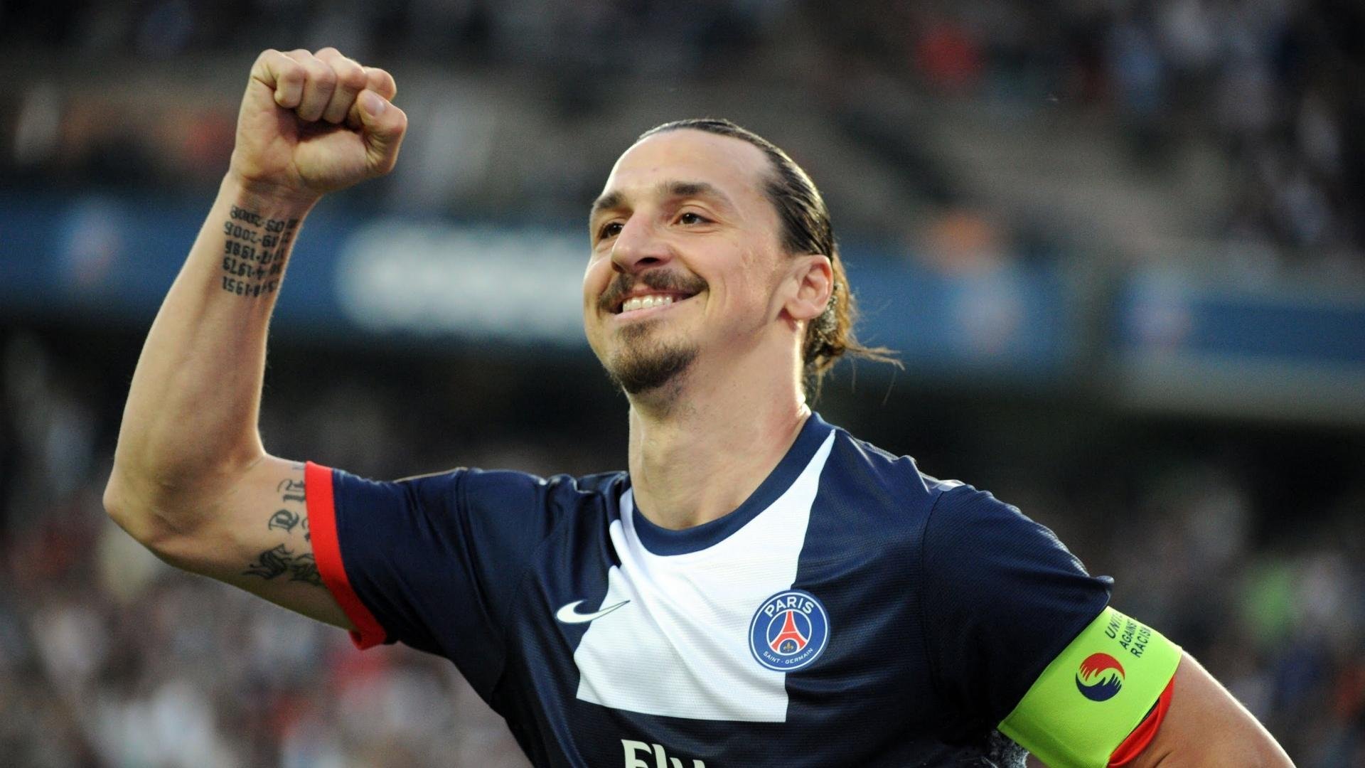 麦肯齐：无论是在快攻中打破对方防线，还是在接球后的瞬间做出精准决策，他都为全黑队贡献了重要价值